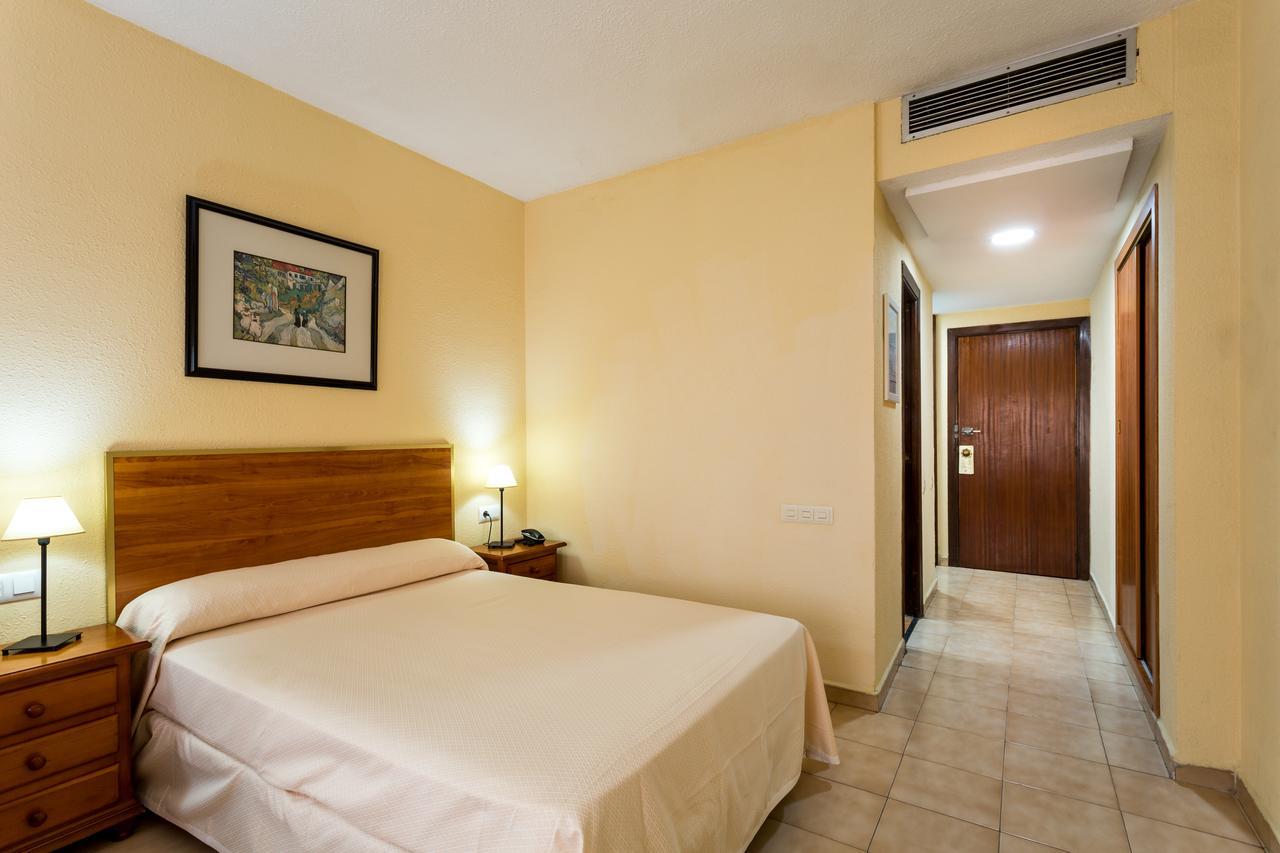 Apartamentos Resitur Seville Luaran gambar