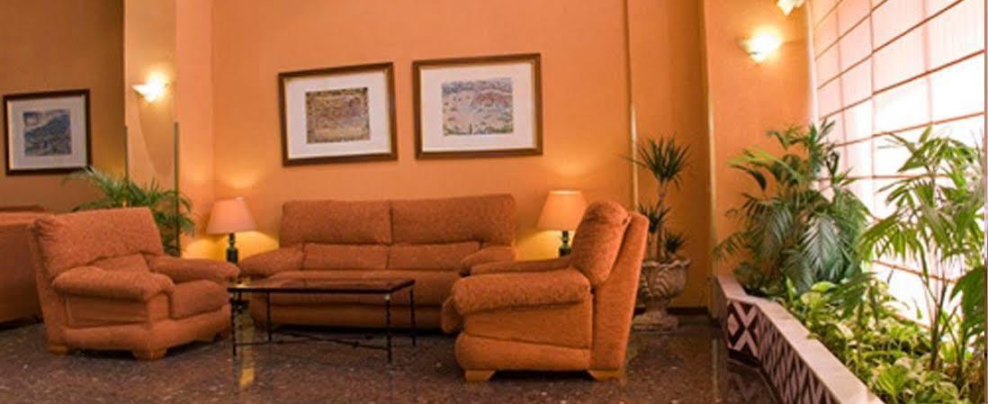 Apartamentos Resitur Seville Luaran gambar